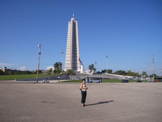 Carine et la Tour Jose Marti