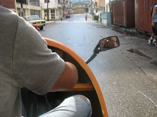 en route en Coco Taxi  La Havane