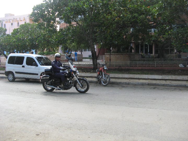 policier cubain
