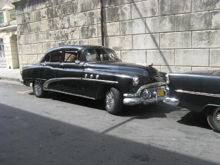 Olc american car in Cuba