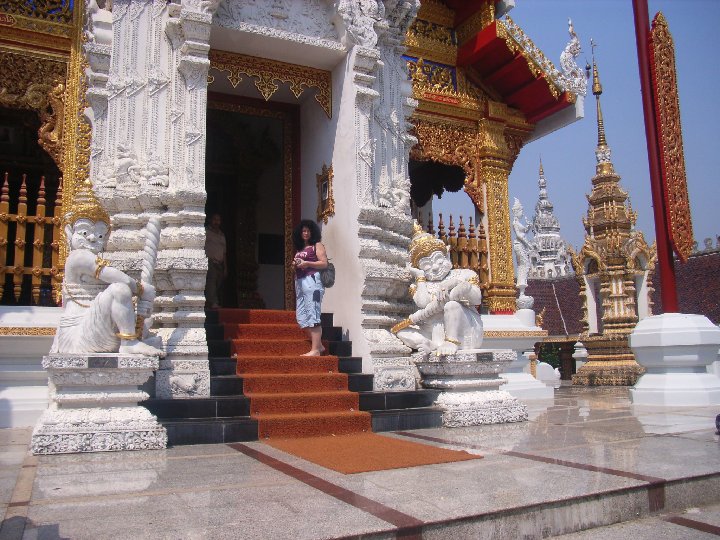 Carine au temple